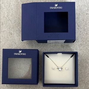 Swarovski Silver Necklace with Shimmering Crystals
